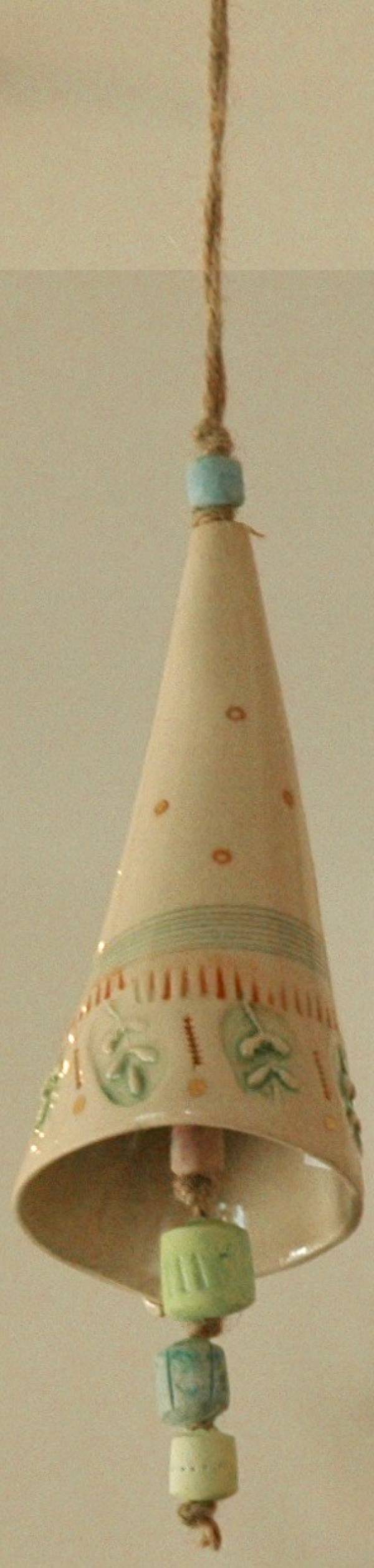 - a Ceramic by Sarah McCormack, measuring 19 x 7 cm (H x W) £22